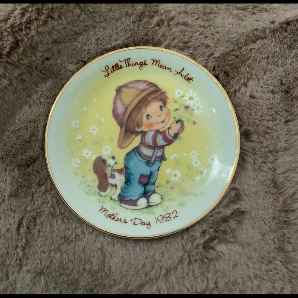 Vintage Avon Japan 1982 Mother’s Day Little Things Boy Dog Puppy Daisy Plate